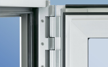 Siegenia-Aubi offeriert sichere Lösungen für Fensterflügel aus Aluminium