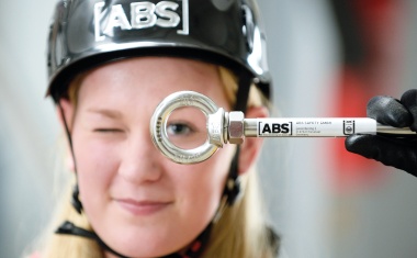 ABS Safety: Anschlagpunkte für gerissenen Beton jetzt mit DIBt-Zulassung