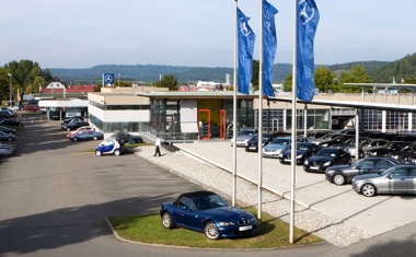 Institut Neuscheler: Klares Signal gegen Diebstahl beim Autohaus