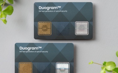 PCS: Firmenausweise mit Duogram für optischen Kopierschutz