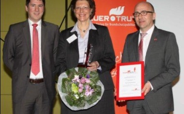 FeuerTrutz-Ehrenpreis an Angelika Staimer verliehen