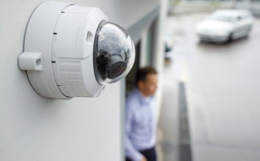 Überwachungslösung sorgt für Schutz in Schweizer Parkhäusern