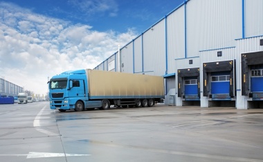 Trucker willkommen! Lieferverkehrsmanagement steuert Werksverkehr