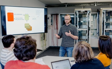 HS Niederrhein: Cyber-Campus - Hier werden Expertinnen und Experten gegen Hackerangriffe ausgebildet