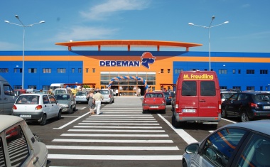 Romania's do-it-yourself retailer Dedeman opts for a Bosch safety and security solution