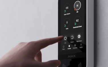 Ajax Systems: KeyPad TouchScreen Jeweller Wireless Keypad – GSA25 Finalist
