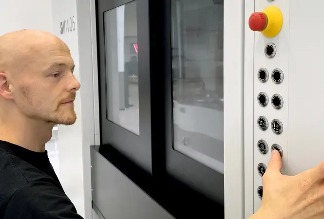 Einheitliche Bedienlogik für flexible Produktion: SW setzt auf Profinet-/IO-Link-HMI von Schlegel