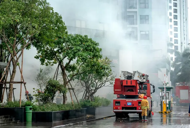 Digitale Früherkennung im Brandschutz: Warum vernetzte Warnsysteme lebensgefährliche Rauchentwicklung früh sichtbar machen