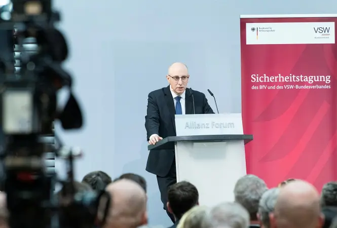 BfV/VSW‑Sicherheitstagung: Wirtschaftsschutz als strategischer Faktor gegen hybride Bedrohungen