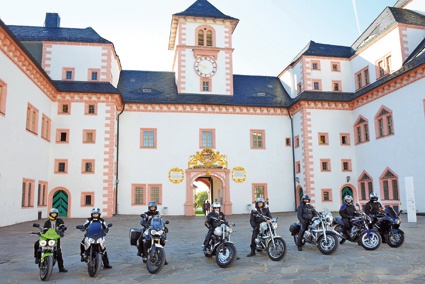 Das Schloss Augustburg mit seinem Motorradmuseum zieht viele Motorradfans an.