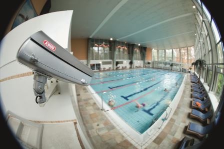 Fall fürs Wetterschutzgehäuse: Kamera sorgt auch im Hilton-Schwimmbad für...