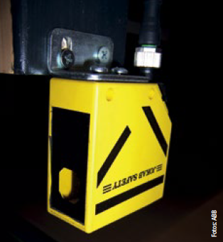 Empfänger der Unfallschutz-Lichtschranke Spot 35 mit M12-Stecker. Die auch als...