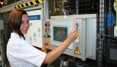 Zugang zur Klebetechnik an der Montagelinie bei der Bosch und Siemens...