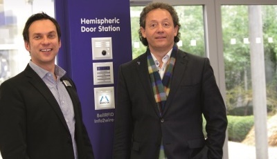 Dr. Ralf Hinkel, Gründer der Mobotix AG (rechts) und Steffen Ebert,...