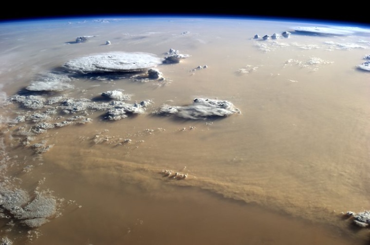 Sandsturm über der Sahara-Blick aus der Raumstation. Foto: ESA/NASA