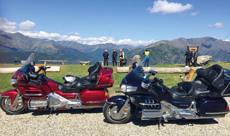 5000 Kilometer und unendlich viele Kurven: auf einer 1800er Goldwing sorgt...