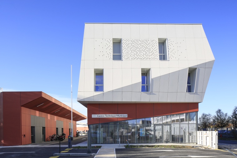 Das technische Zentrum von Blagnac. Der Entwurf stammt von NBJ Architects und...