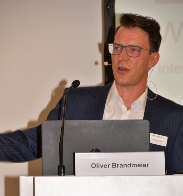 Oliver Brandmeier beim Vortrag auf der SicherheitsExpo 