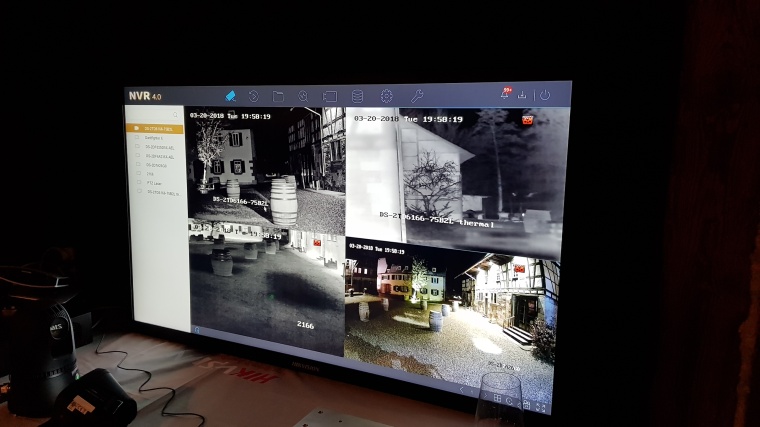 DeepinMind NVR Live-Demonstration. Links oben: PTZ DeepinView Kamera; rechts...