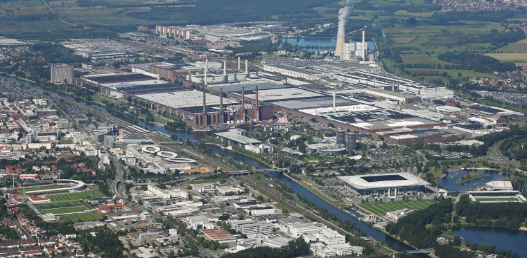 Stammwerk von VW: Das Volkswagenwerk Wolfsburg aus der Luft gesehen