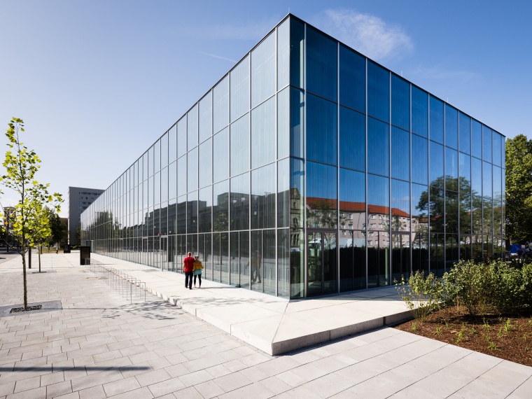 Das Bauhaus-Museum Dessau wurde anlässlich des 100. Gründungsjubiläums des...