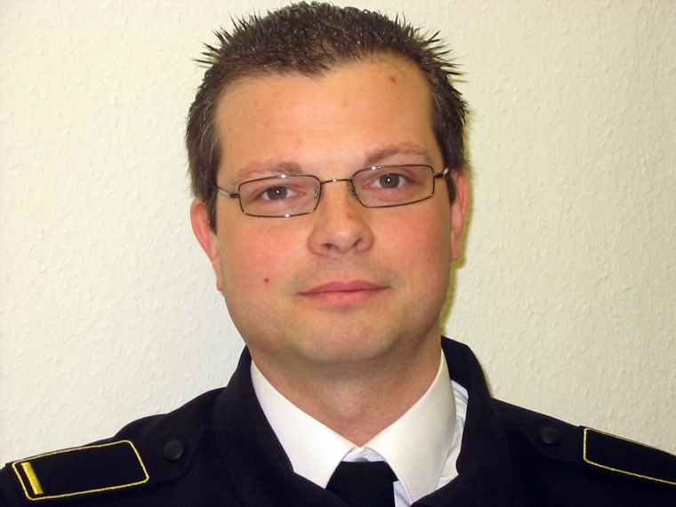 Constantin Ahrens ist Verbindungsbeamter der Berliner Feuerwehr bei der...