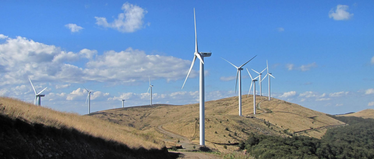 Windpark mit 25 Anlagen des Typs W2E-2.5/100 in Kazanlak (Bulgarien). © E.Dold...
