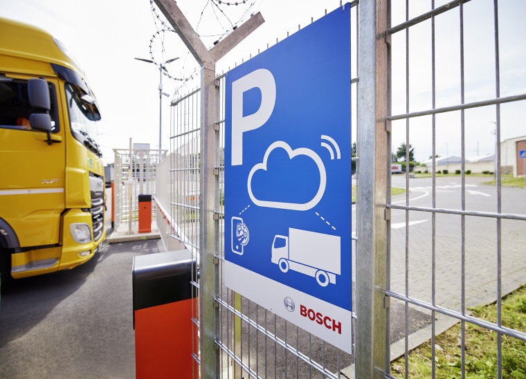 Viele Areale von Bosch Secure Truck Parking verfügen über hohe...