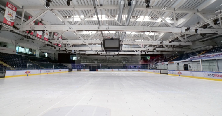 Die Volksgarten-Eisarena sichert ihre Türen mit Technik von Winkhaus. ©...