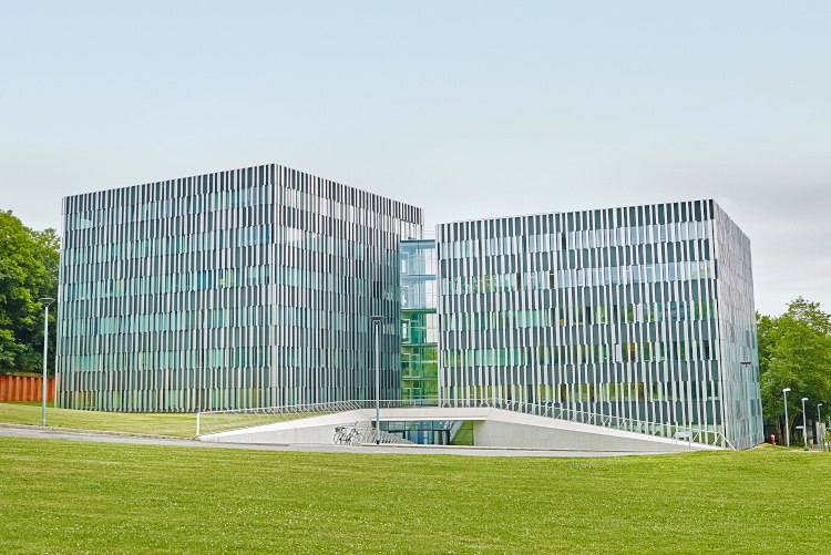 Die RWTH Aachen setzt bei den Institutsgebäuden ICT Cubes auf ein...
