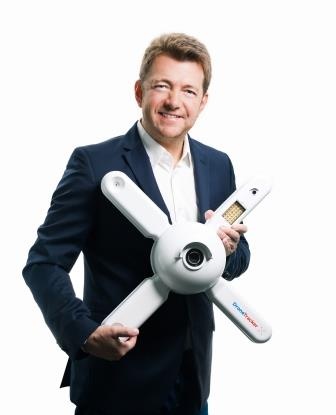 Dedrone: CTO Rene Seeber with a DroneTracker