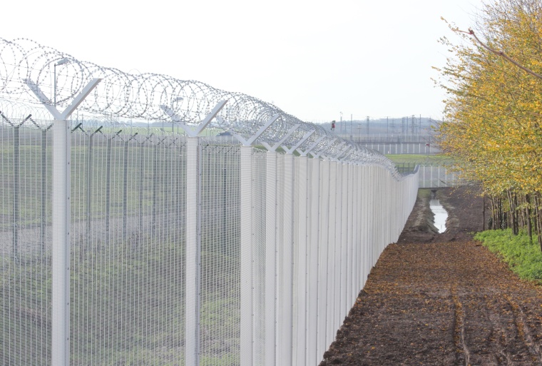 Jacksons Fencing - for Eurotunnel terminal at Coquelles, France