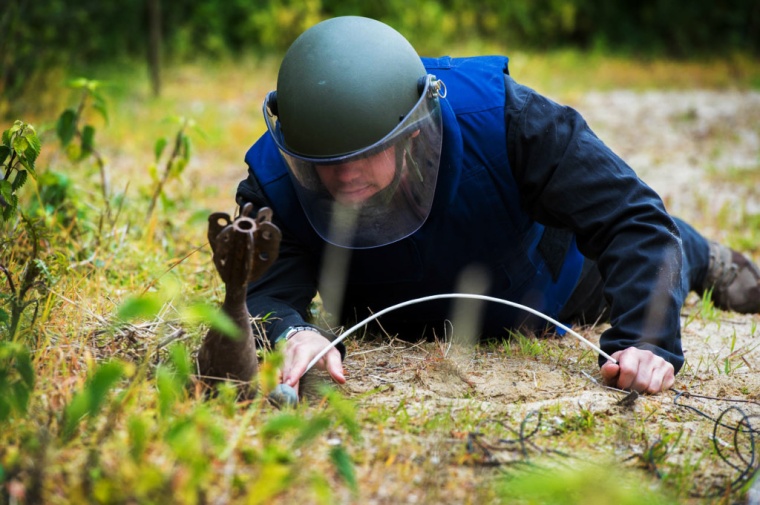 ISSEE - giving hands-on training in Explosive Ordnance Disposal (EOD)