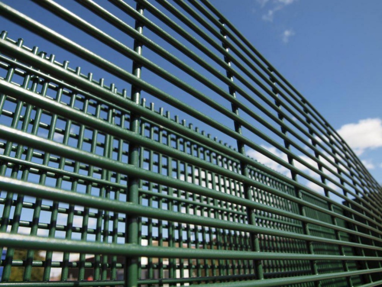 Zenith SR3 high-security mesh fencing from Heras