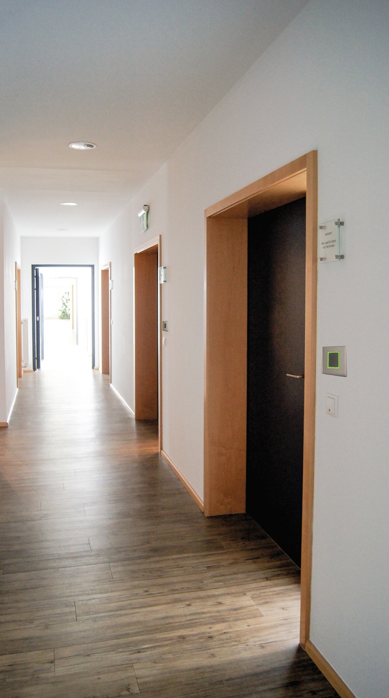 Room/apartment doors can be assigned to a building/hallway, making programming...