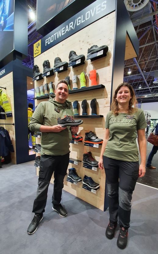 Benjamin Deck and Lisa Sole with the latest shoe model from Blåckläder