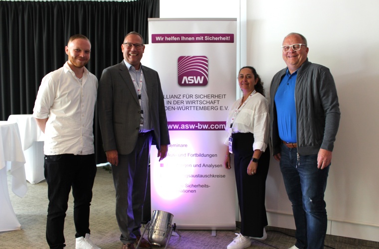 ASW-Geschäftsstelle mit Präsident: Marvin Wittmann, André Kunz, Elena...