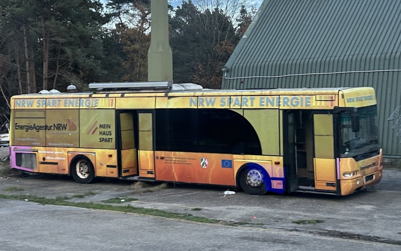 Alter Bus, teilweise ausgebrannt