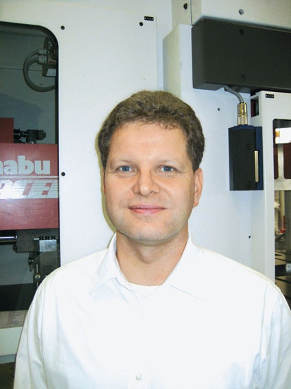 Stefan Egenolf, Leiter der Elektroabteilung der mabu-pressen AG