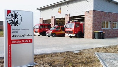 Die neue Farzeughalle der Freiwilligen Feuerwehr Voerde Ortsteil Spellen