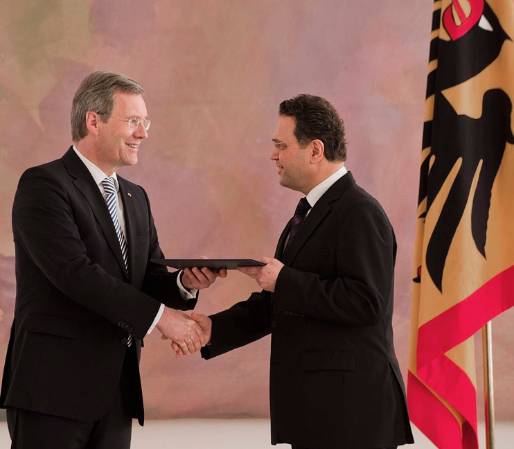 Bundespräsident Wulff ernennt Dr. Hans-Peter Friedrich zum Bundesminister des...