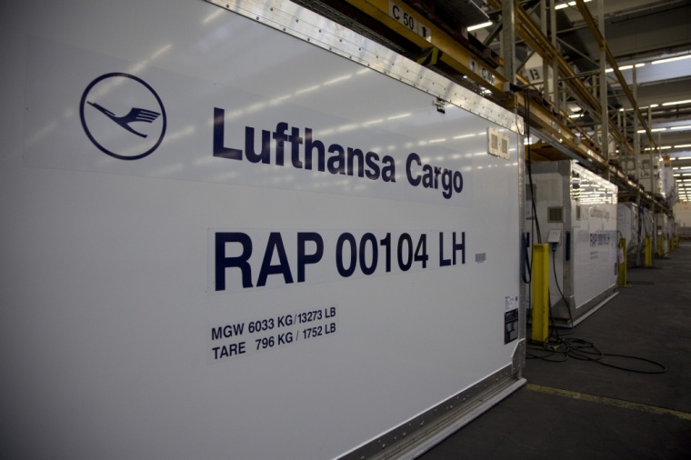 Die Lufthansa teilt mit, dass sie alle aus Japan ankommenden Flugzeuge auf eine...