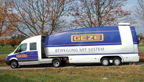 Geze: Geze-Truck präsentiert das Sortiment vor Ort