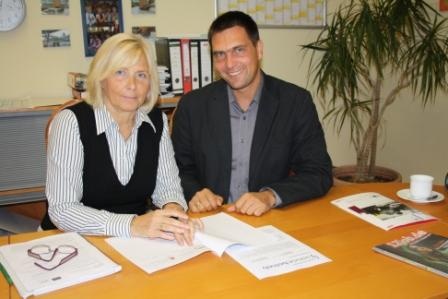 Unterzeichnung des Kooperationsvertrages zwischen der Anna-Seghers-Schule und...