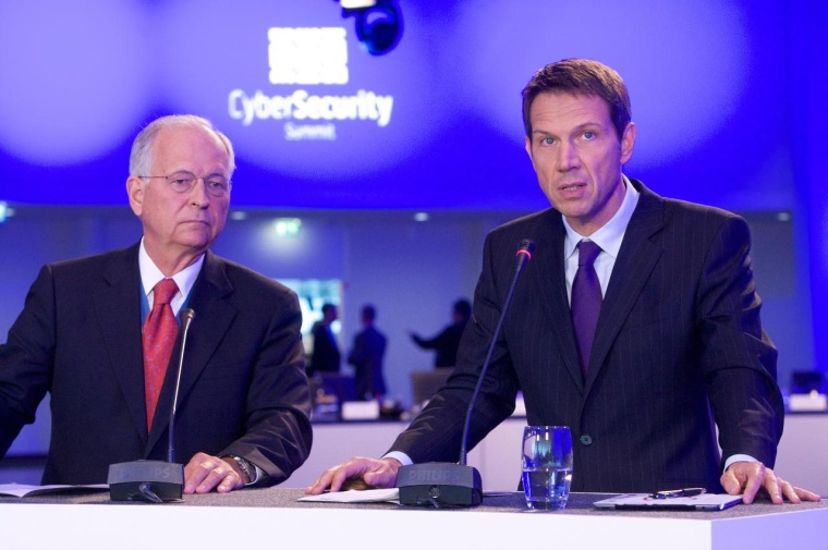 Cyber Security Summit 2012: Botschafter Wolfgang Ischinger und Telekom-Chef...