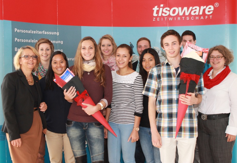 Auszubildende, DHBW-Studierende und Ausbildungsverantwortliche bei tisoware