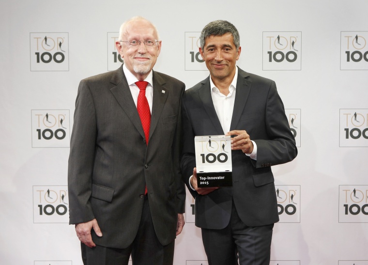 Top 100-Mentor Ranga Yogeshwar überreichte Geschäftsführer Hartmut Hoffmann...