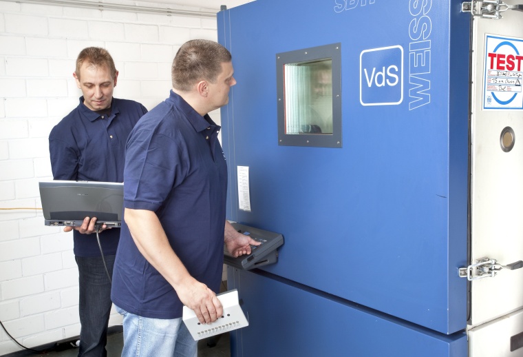 VdS hat erstmals ein mittels Fingerabdruck-Scan zu öffnendes Schließsystem...