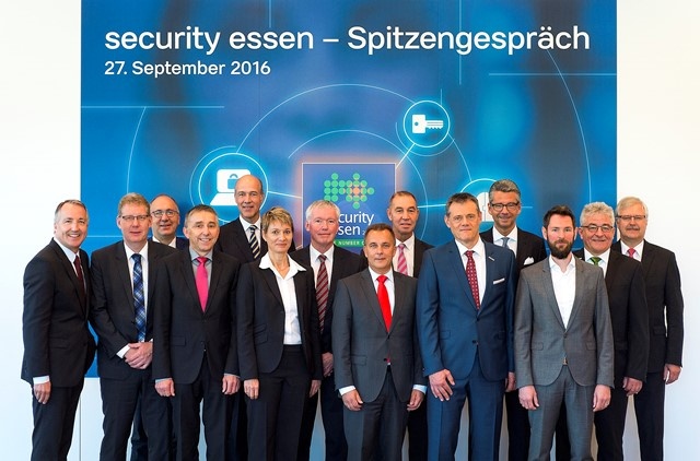 Die Spitzengespräch-Teilnehmer der deutschen Sicherheitsindustrie