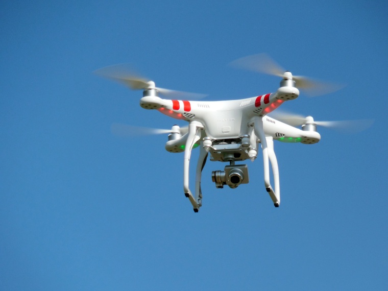 Für Flüge mit Drohnen ab 2 kg Gesamtgewicht ist ein Kenntnisnachweis...
